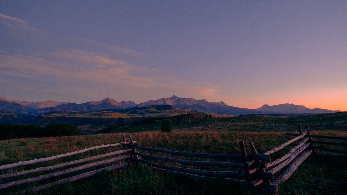 nev_in_color's tweet image. drifting into dusk.