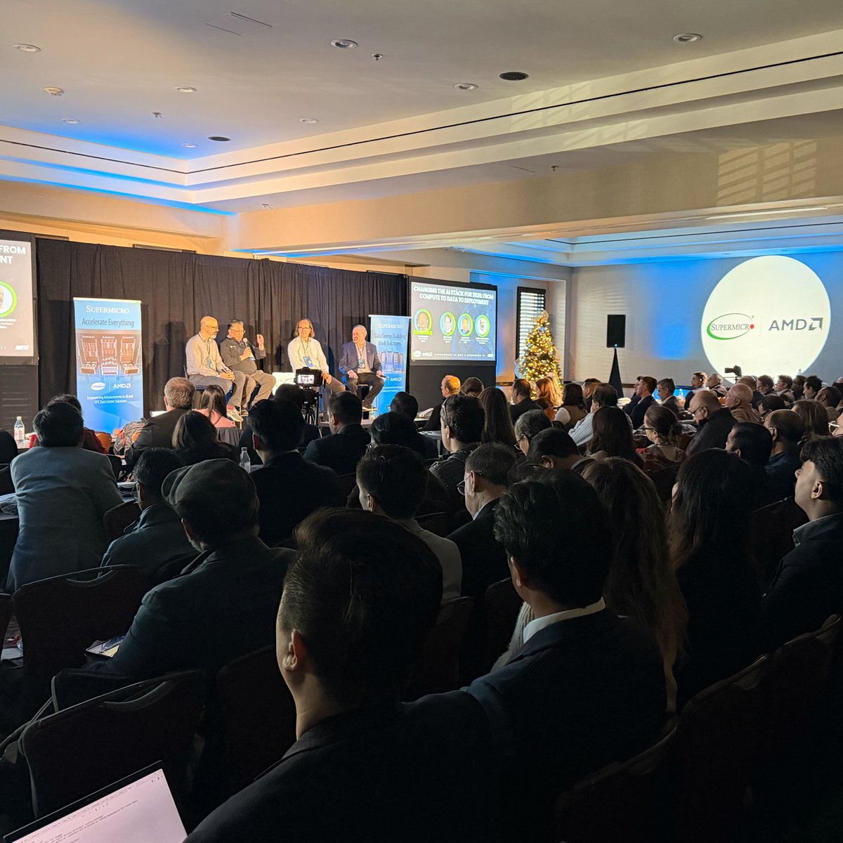 weka's tweet image. Great conversations at @IgniteGTM’s Enterprise AI Day last week, hosted by @Supermicro + @AMD. 

WEKA’s Val Bercovici moderated a panel with Erik Norden (@ZyphraAI), Duncan Ng (@Vultr), and Okhtay Azarmanesh (@Snowflake) on what’s changing in the AI stack for 2026.