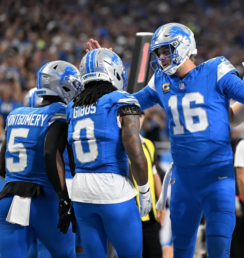 the_det_times's tweet image. LAST DAY TO VOTE 🚨

RETWEET = 2 VOTES

Jared Goff #ProBowlVote
Jahmyr Gibbs #ProBowlVote
Amon-Ra St. Brown #ProBowlVote           
Penei Sewell #ProBowlVote   
Aidan Hutchinson #ProBowlVote    
Jack Campbell #ProBowlVote   
Jack Fox #ProBowlVote   
Alex Anzalone #ProBowlVote