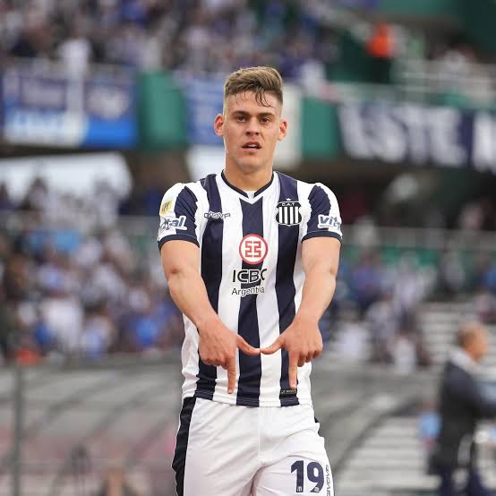 Hay tres ofertas por Federico Girotti, pero por ahora la más fuerte es la de #AlianzaLima 🇵🇪 que está dispuesto a comprar el 50% de su ficha a #Talleres, si en las próximas horas desde México o la MLS (que  lo quieren pero a préstamo) no igualan la oferta, su destino será Perú.