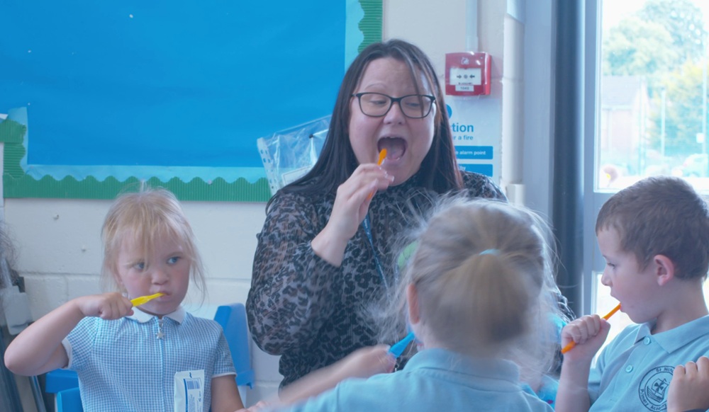 TheDentistMag's tweet image. Children in Reading are set to receive free toothpaste, toothbrushes and daily supervised brushing sessions as part of a new toothbrushing scheme.

Find out more here:
➡️  ow.ly/AmwC50XJyqA

#toothbrushing #education #children #toothdecay #oralhealth #health