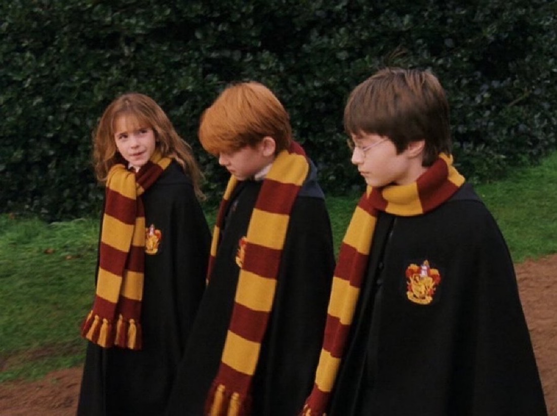 TheDailyHPotter's tweet photo. Iconic 🧣 https://t.co/oHRwpkTtu9