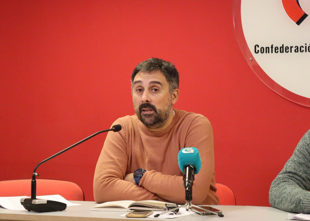 ➡️A CIG reclama un SMI de 1.374,74€ ao mes para 2026, a xornada semanal de 35h e estabilidade no emprego 
⚙️A  central defenderá na negociación colectiva un incremento salarial do 5%,  limitar a xornada máxima anual aos 210 días e un maior control sobre as mutuas