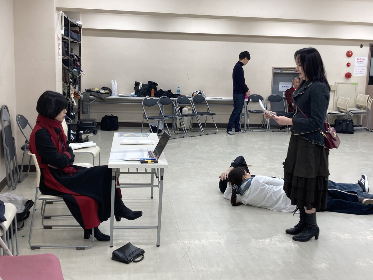 goudoutak's tweet photo. 本日はついに小屋入りを迎えました！
舞台セットが組まれていく様子に、気持ちも高まっています。

ここから舞台上に広がっていく景色は、
ぜひ劇場で体感してください✨
(岩佐)

チケットご予約ページはこちら→ 
https://t.co/XnWrrPY2E1

#KNOCKUP
#2025TAK合同公演 https://t.co/3mVkL2lMUu