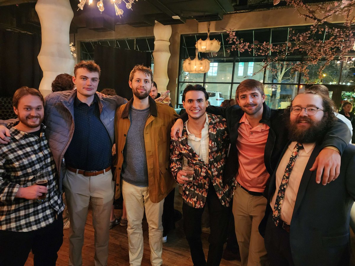 PSP_Sports's tweet photo. Our Charlotte office kicked off the holiday season with festivities @churchandunioncharlotte! 🎉🍾

#pspsports #insidesales #charlottejobs https://t.co/rUt8AaUhSo
