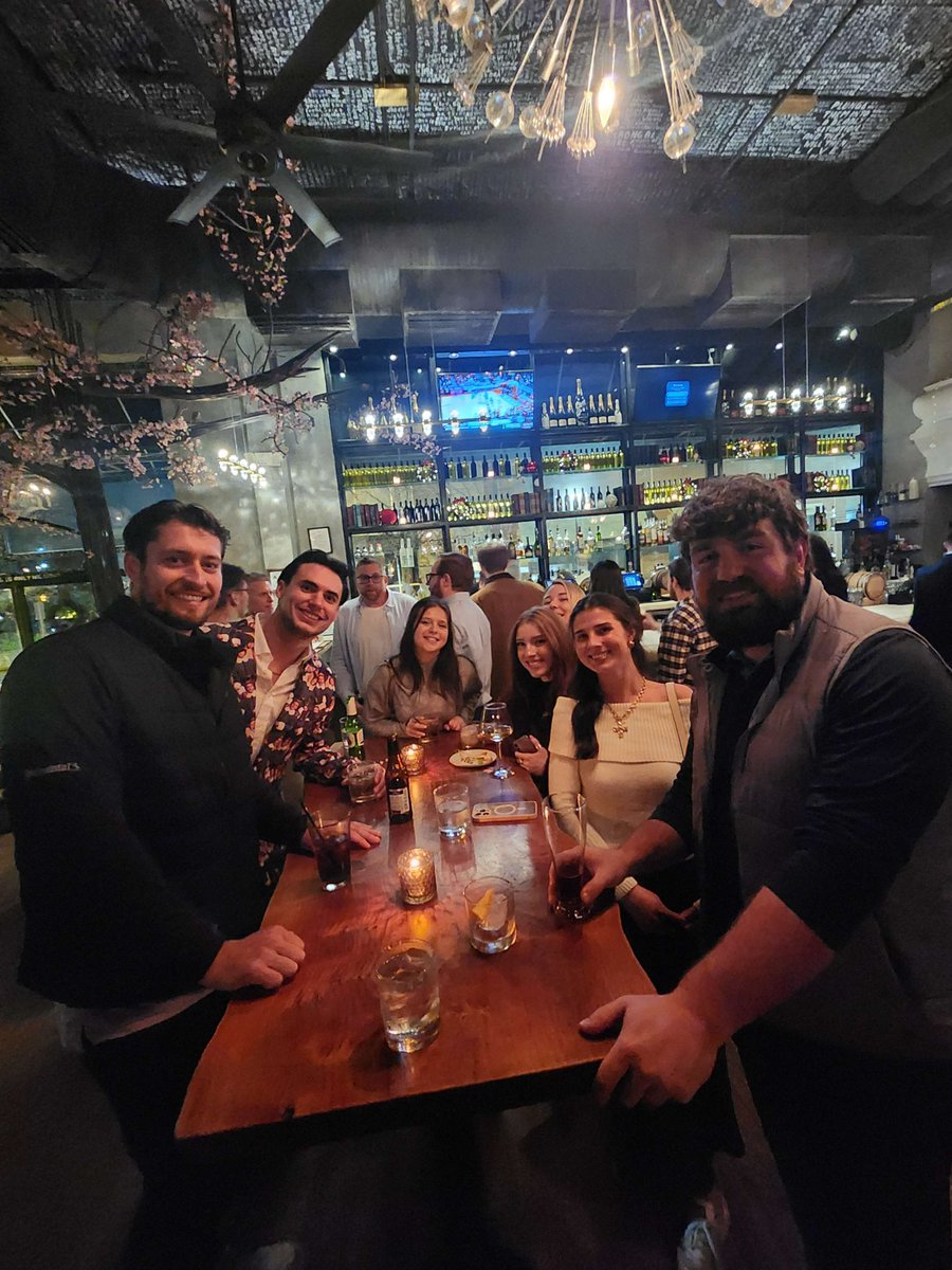 PSP_Sports's tweet photo. Our Charlotte office kicked off the holiday season with festivities @churchandunioncharlotte! 🎉🍾

#pspsports #insidesales #charlottejobs https://t.co/rUt8AaUhSo