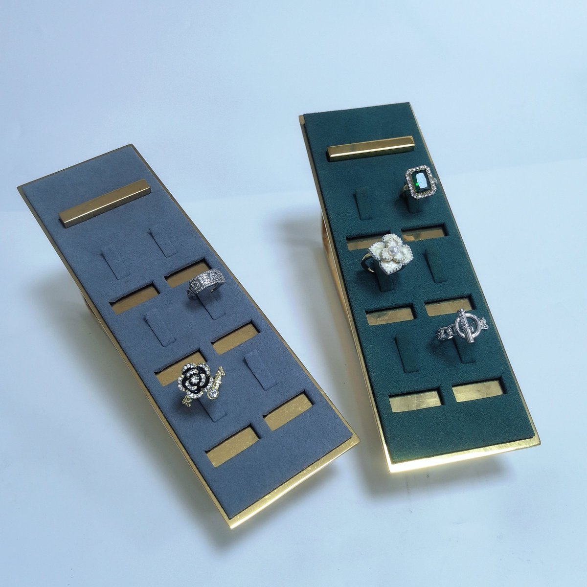 AmyCheu55740730's tweet image. High End Stainless Steel Metal Base Custom Logo Jewelry Ring Holder Display Stand for Fine Jewelry Showcase🤠👻☂️
#ringdisplay #jewelryringstand #ringdisplaystand #fashionringdisplay #luxuryringdisplay

alibaba.com/product-detail…