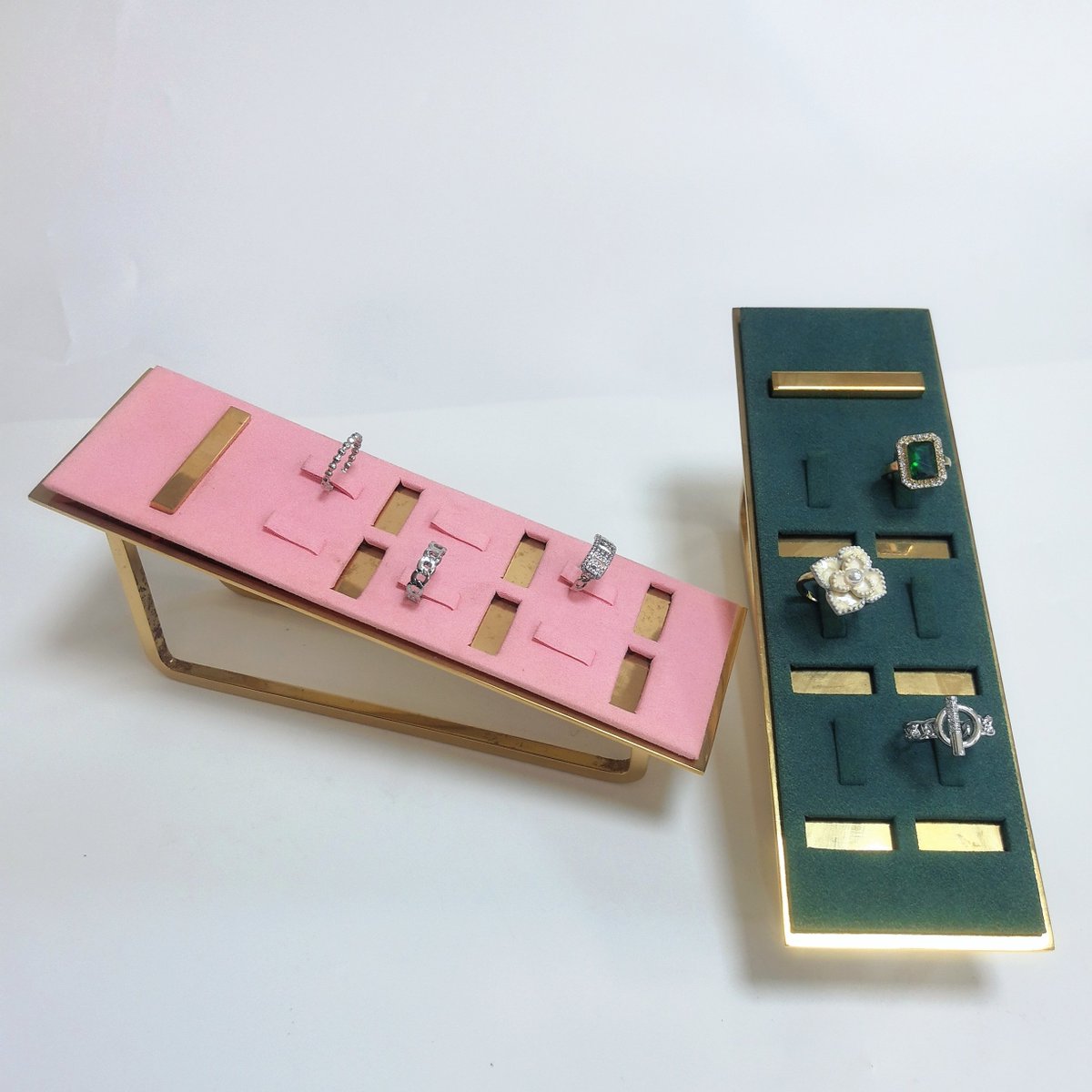 AmyCheu55740730's tweet image. High End Stainless Steel Metal Base Custom Logo Jewelry Ring Holder Display Stand for Fine Jewelry Showcase🤠👻☂️
#ringdisplay #jewelryringstand #ringdisplaystand #fashionringdisplay #luxuryringdisplay

alibaba.com/product-detail…