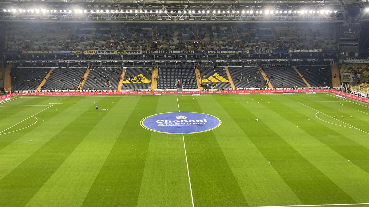 ____Seaman____'s tweet image. Aşkla, özlemle, inadına Fenerbahçe💛💙

Alandayız..! 💛💙
#iyiki Fenerbahçe 💛💙

🤍