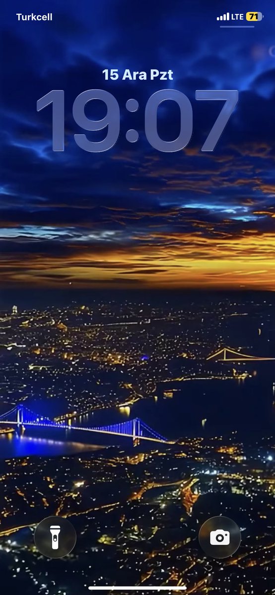 ____Seaman____'s tweet image. Aşkla, özlemle, inadına Fenerbahçe💛💙

Alandayız..! 💛💙
#iyiki Fenerbahçe 💛💙

🤍