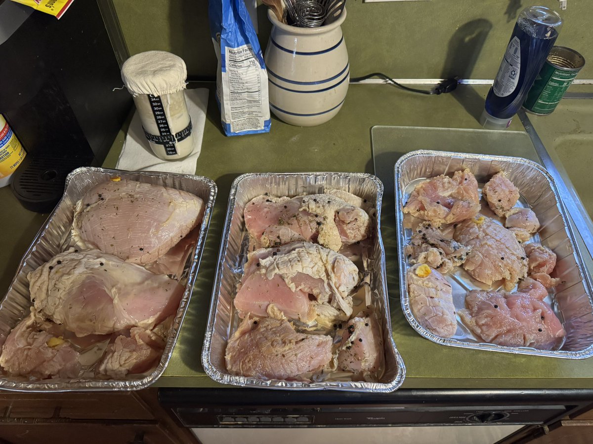 HDMedic918's tweet photo. 12 lbs of Turkey Breast going in the smoker. https://t.co/b2AFcATIpV