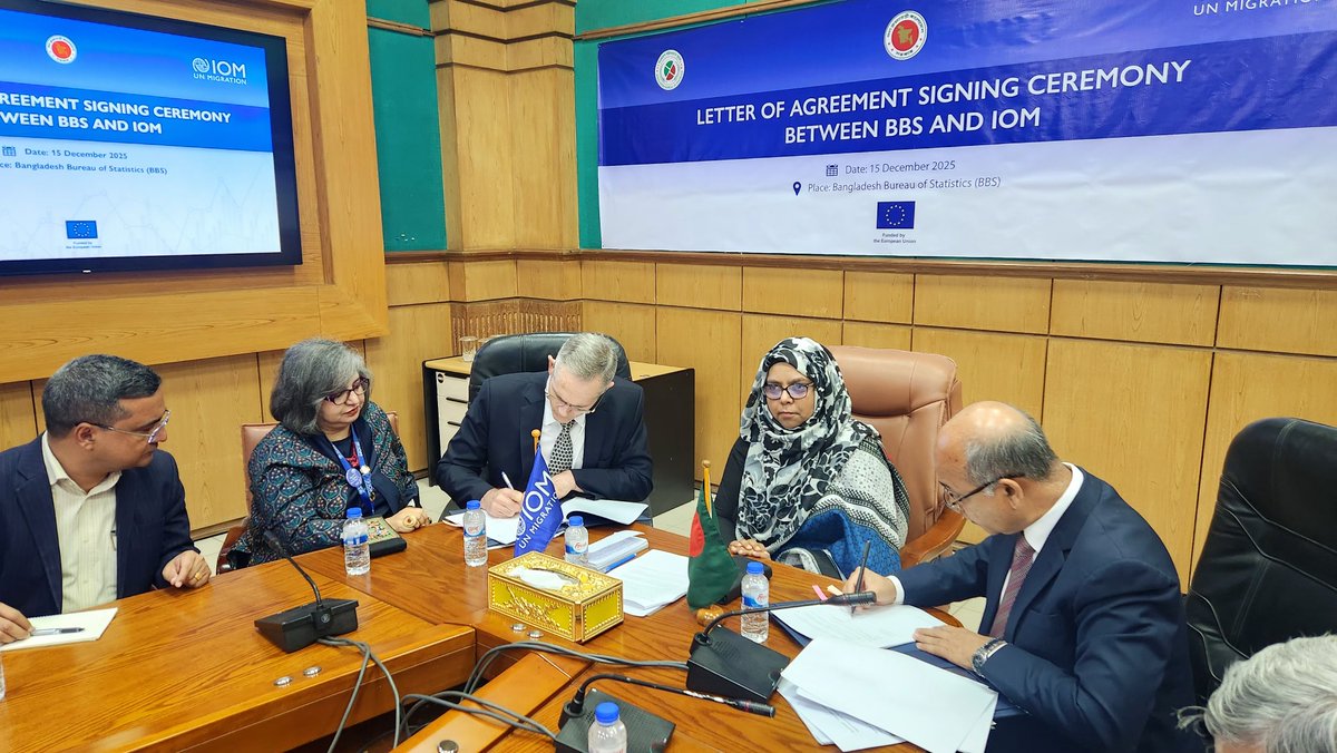 IOMBangladesh's tweet photo. ℹ RELIABLE Data = SMARTER DECISIONS
🇧🇩 is levelling up on #migrationdata! IOM partners with 🇧🇩 Govt to revise migration modules in the Sample Vital Registration System & develop a National Migration Data Policy. Implementation Starts in Jan 2026, w/@EU_Commission 🇪🇺 support. https://t.co/qNUjsZPxSr