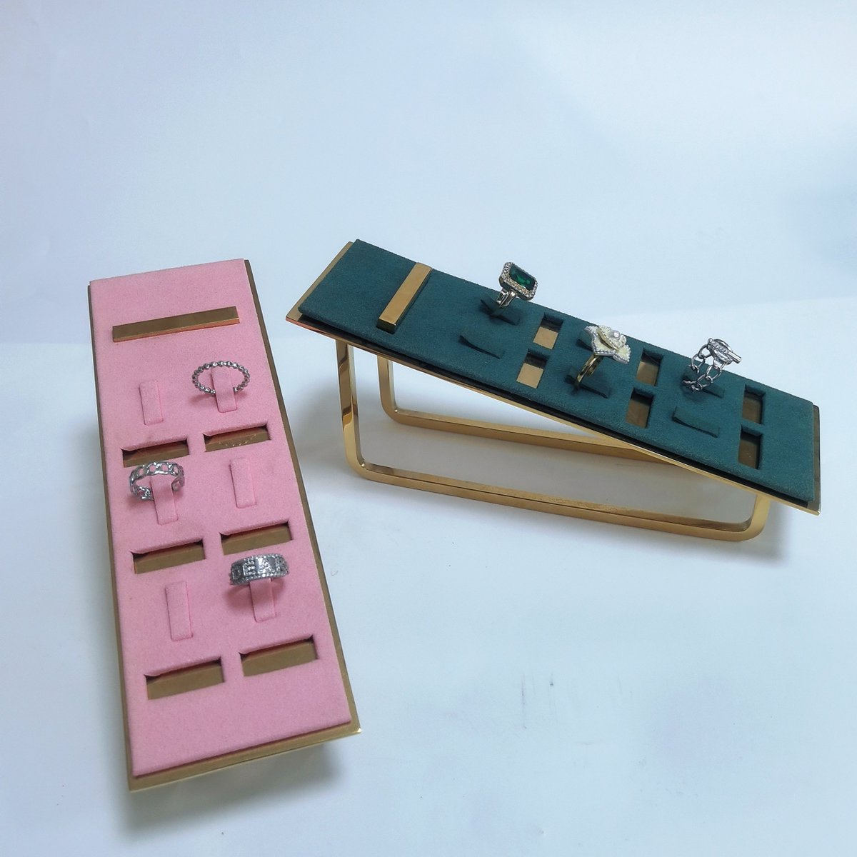 AmyCheu55740730's tweet image. High End Stainless Steel Metal Base Custom Logo Jewelry Ring Holder Display Stand for Fine Jewelry Showcase🤠👻☂️
#ringdisplay #jewelryringstand #ringdisplaystand #fashionringdisplay #luxuryringdisplay

alibaba.com/product-detail…