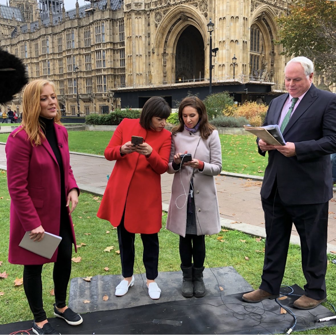 Sarah-Jane Mee tweet media