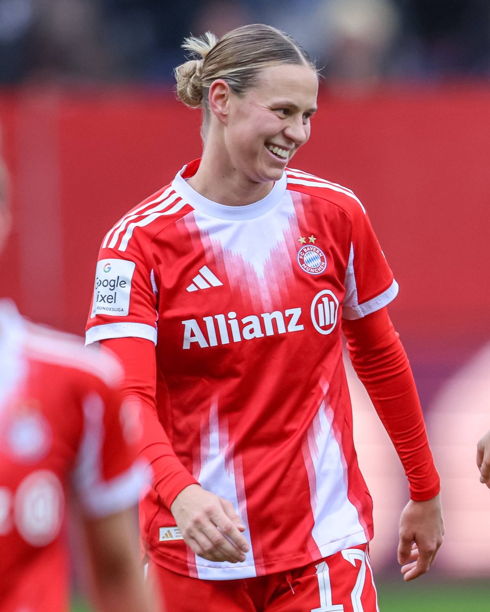 FC Bayern Frauen tweet media