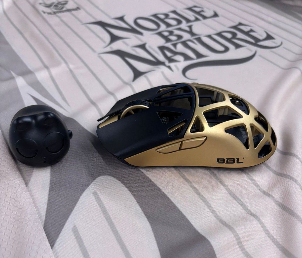 SENİ ELİMİN ALTINA ALIP AVUÇLAMAK İSTİYORUM