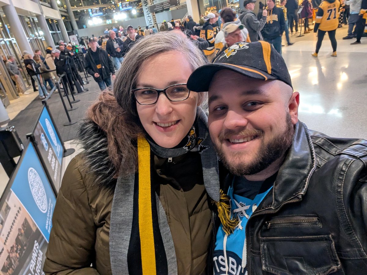 NAMIKeystonePA's tweet image. A shout-out to the Pittsburgh Penguins Foundation, who invited their community partners to watch a Pens game as part of their Giving Tuesday giveback to the community initiative. We appreciate your generosity.