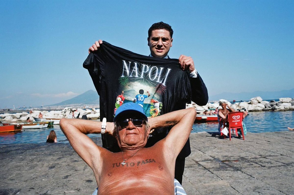 viewsfrance's tweet image. Naples, capturé par Robbie McIntosh pour Loris Giuliano.