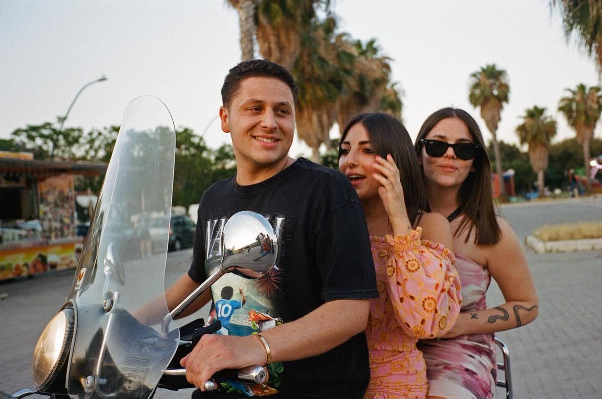 viewsfrance's tweet image. Naples, capturé par Robbie McIntosh pour Loris Giuliano.