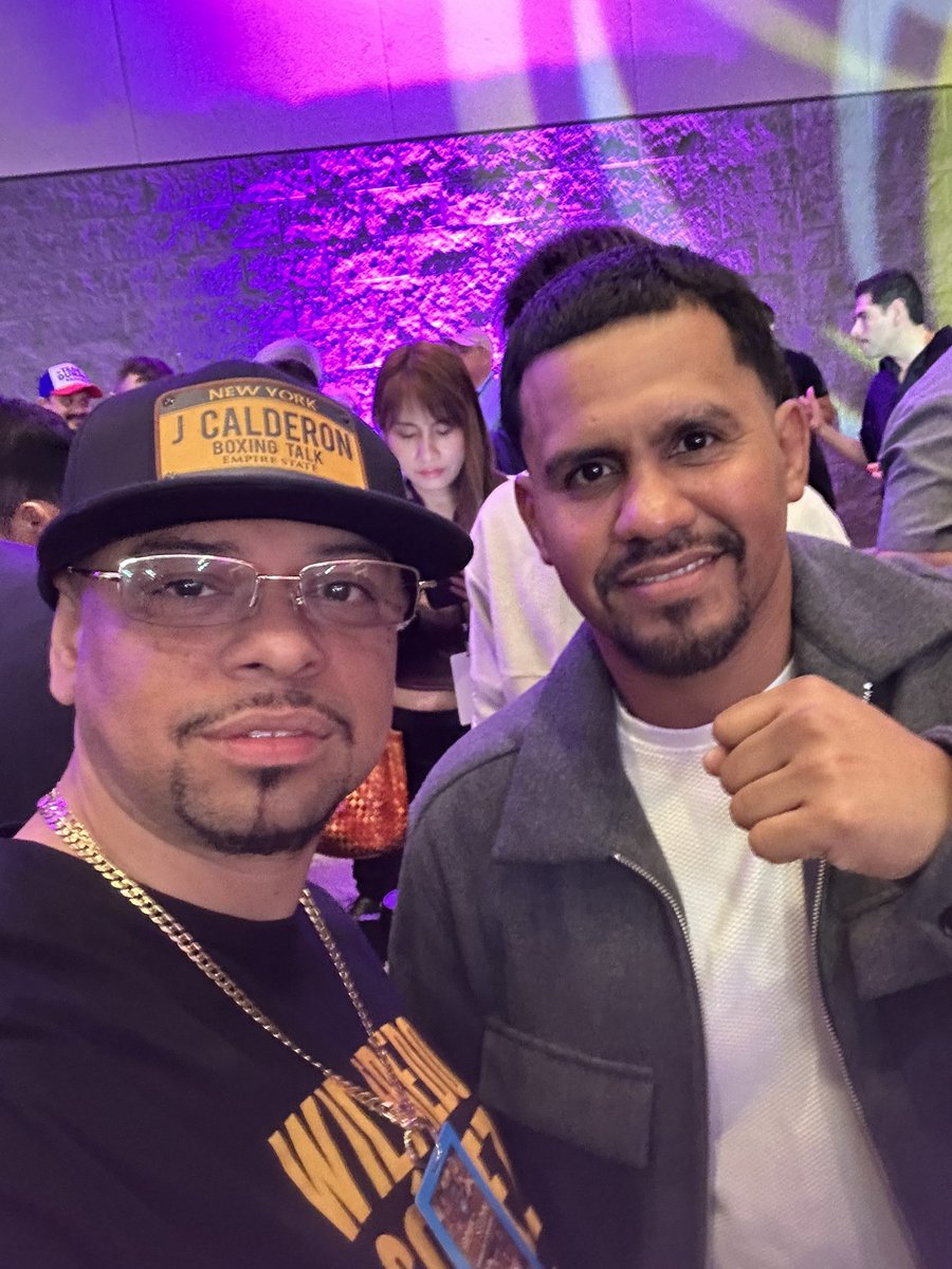 fighthooknews's tweet image. Former Lightweight Champion Texas Own Juan “Baby Bull” Diaz 42-4-21 KO’s at the WBA convention in Orlando, Florida. Now working for the organization. A Great Guy excellent Fighter 🥊#juandiaz #wbaboxing #hboboxing #mexicanboxing #fighthooknews