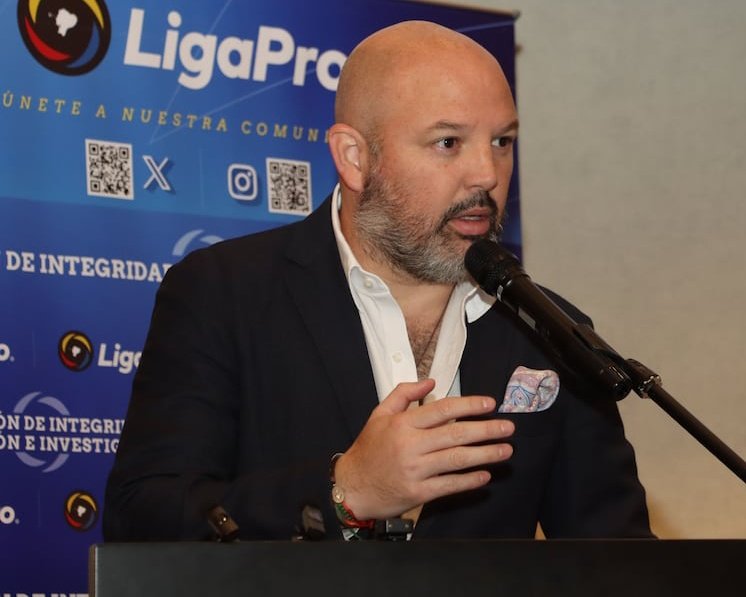 .<a href="/miguelloor/">Miguel Angel Loor</a> ganó la reelección a la presidencia de #LigaPro. Seguirá al frente de la institución los próximos 4 años.