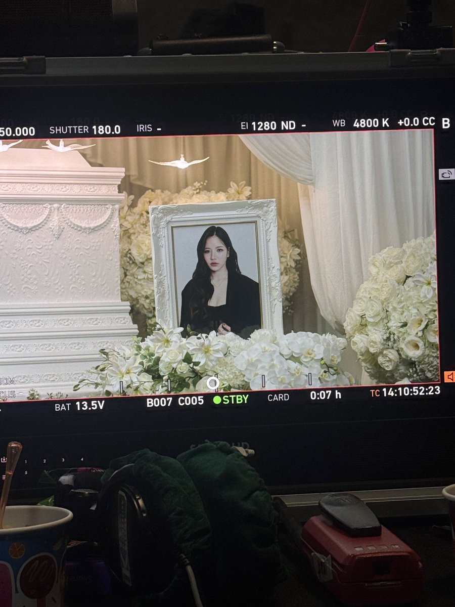 miephat's tweet photo. เป็นยังไงกันบ้างงง 🥺 ฝากซีรีส์ของพวกเราด้วยนะฮะ เปิดมาพี่เลเน่ก็โดน ปัง! ปัง! ซะงั้นเลย ฝากเอาใจช่วยน้องรัณด้วยค้าบ น้องก้าวฉับๆมาพร้อมส้นสูงพื้นแดงเลย แส้บ!

#PilotLoveBeyondDreamsSeries
#LoveBeyondDreamsSeries 
#เพื่อเธออีกครั้ง #miephat #ayaorapan https://t.co/yJfFcchIrb