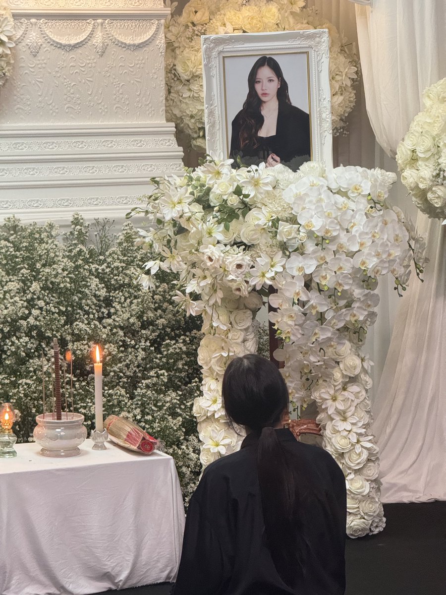 miephat's tweet photo. เป็นยังไงกันบ้างงง 🥺 ฝากซีรีส์ของพวกเราด้วยนะฮะ เปิดมาพี่เลเน่ก็โดน ปัง! ปัง! ซะงั้นเลย ฝากเอาใจช่วยน้องรัณด้วยค้าบ น้องก้าวฉับๆมาพร้อมส้นสูงพื้นแดงเลย แส้บ!

#PilotLoveBeyondDreamsSeries
#LoveBeyondDreamsSeries 
#เพื่อเธออีกครั้ง #miephat #ayaorapan https://t.co/yJfFcchIrb