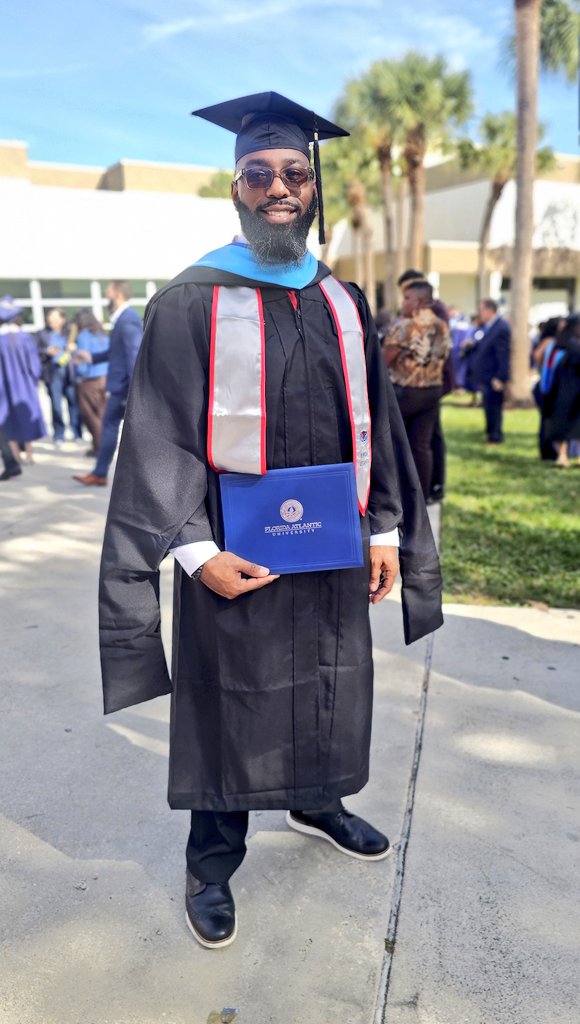 Dean CharlΣs tweet media