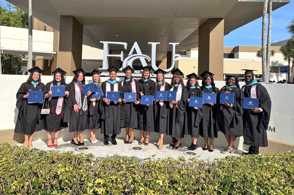 Dean CharlΣs tweet media