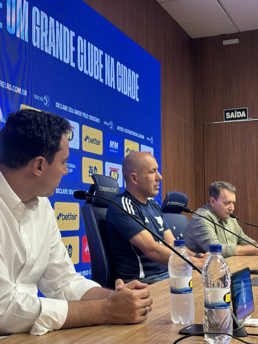 Um ponto final na passagem de um grande treinador q mudou nossa maneira de ver o jogo.
Um legado deixado!