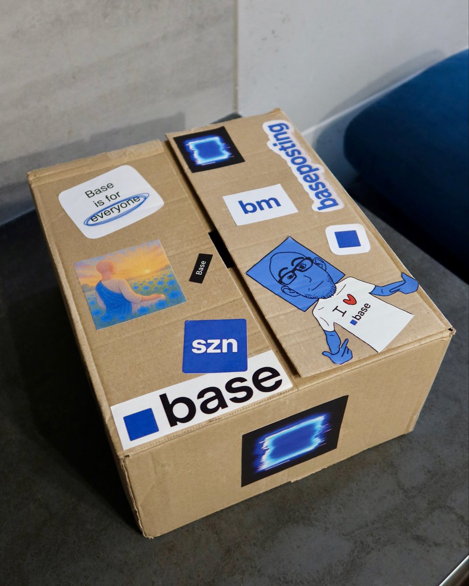 GrafinkaVi's tweet image. Today a courier left me this box

no idea what’s inside

@baseposting, is this your work?