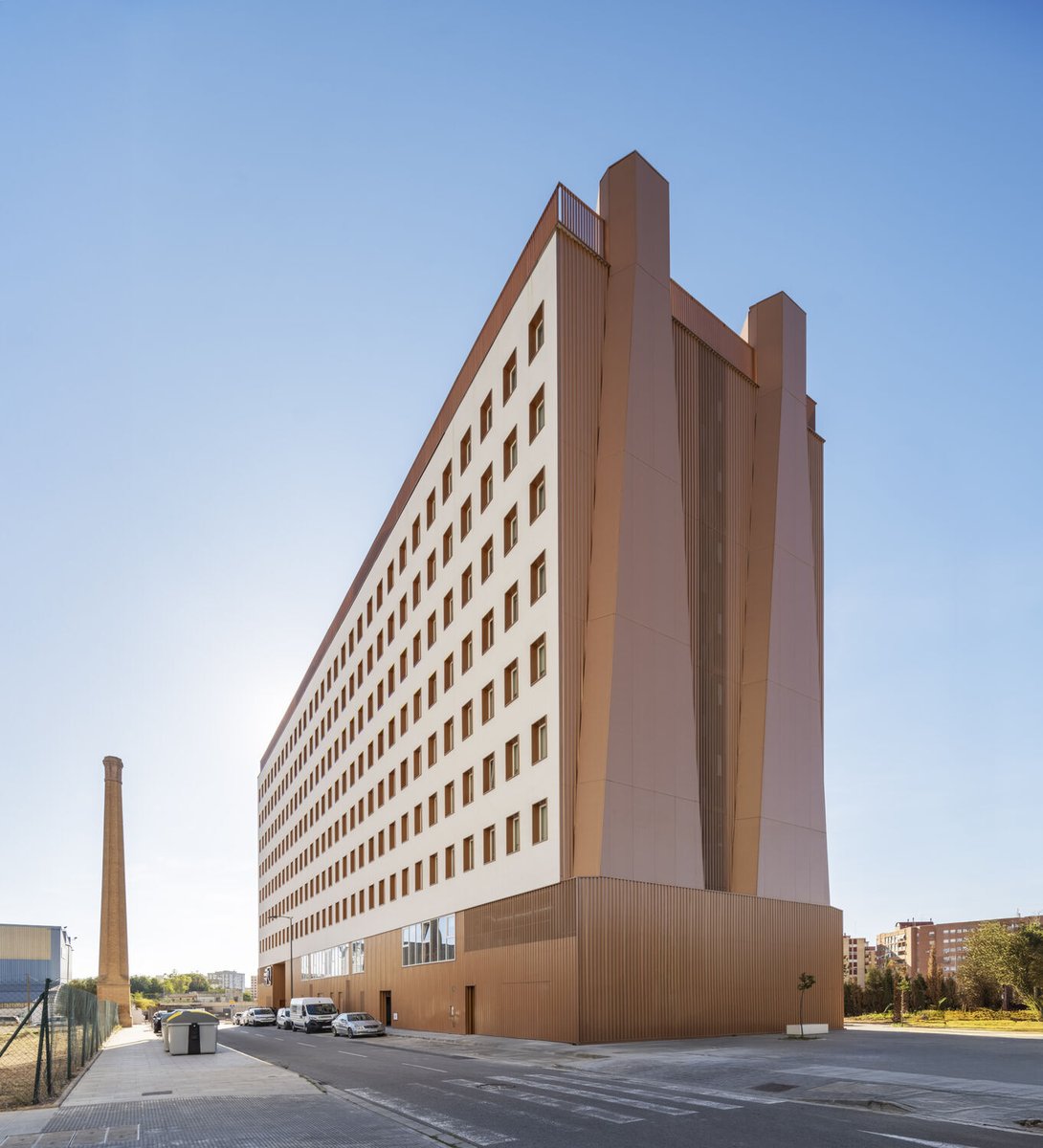 ASCHIyS's tweet photo. 🏆 El proyecto Casas Loop, construido por ASCH Infraestructuras y Servicios en Burjassot (Valencia), ha sido distinguido como Ganador en los Interior Design Best of Year Awards 2025 en la categoría Vivienda Multifamiliar – Residencia para Estudiantes.
#ASCH #BestOfYearAwards2025 https://t.co/6qbyLvHxFU