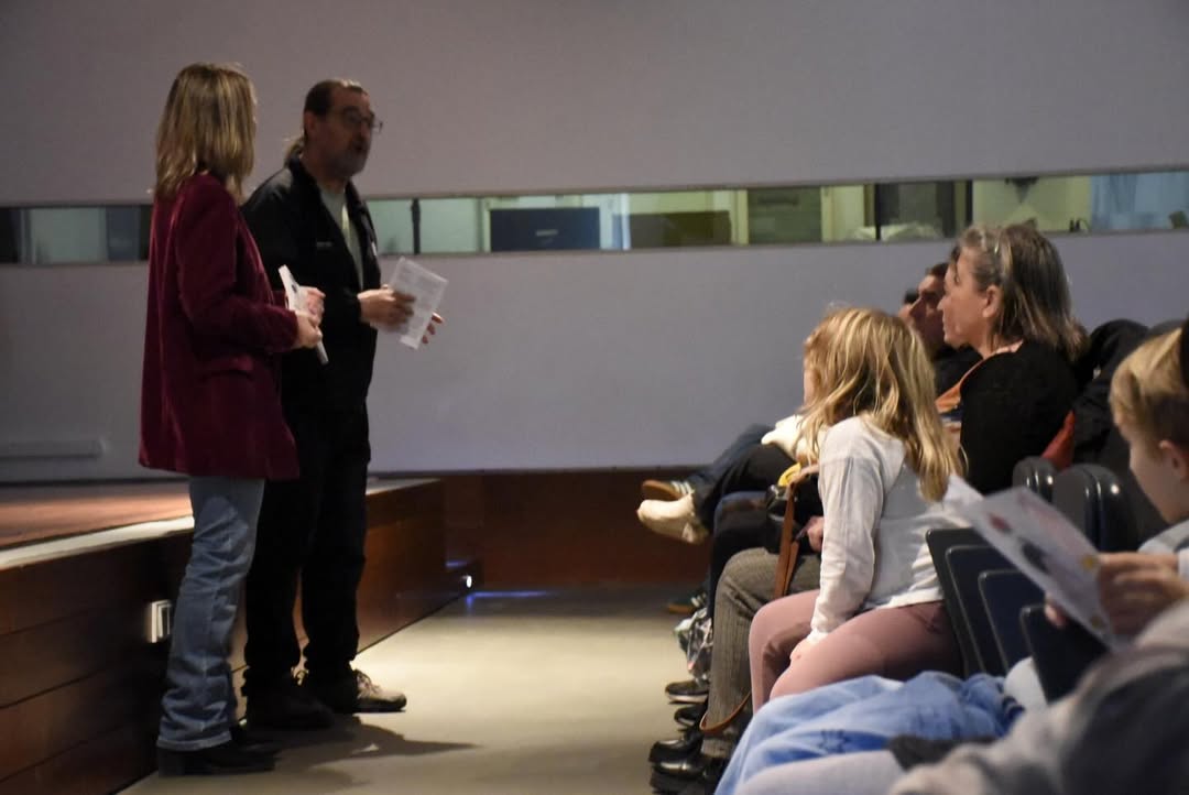 VerdiblancaAsc's tweet photo. 📽️ ¡Qué grande es el cine! Y más visto por los pequeños y toda la familia en una sesión de Cine Azul en el Museo de Almería diseñada especialmente para personas con TEA que tuvimos es pasado sábado.
#inclusión @aytoalm @AlmeriaJunta @Museo_Almeria  #discapacidad https://t.co/xizCj11KGH