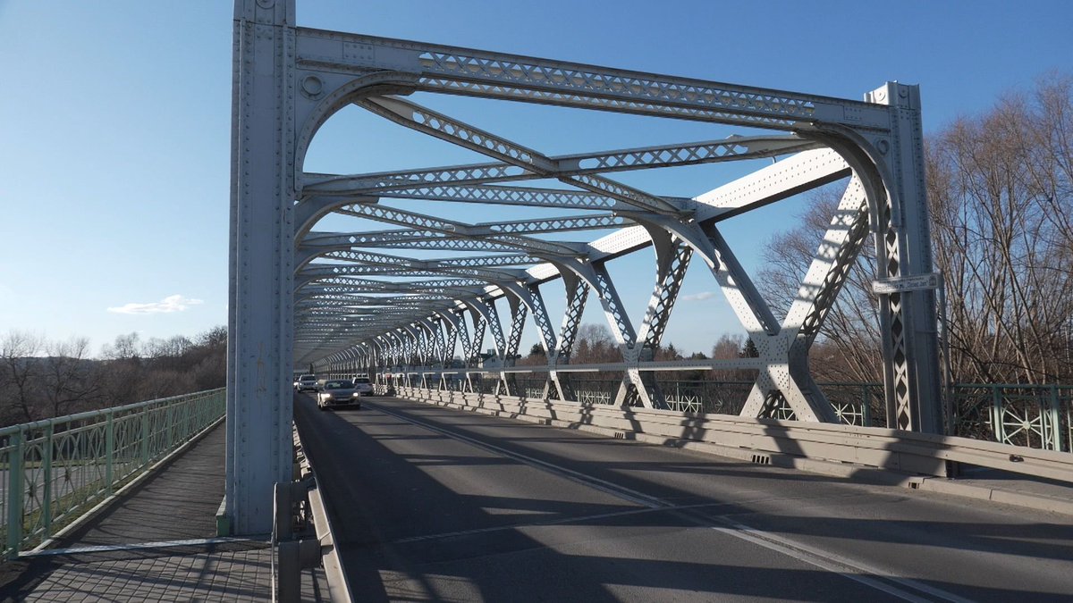 tvp_rzeszow's tweet photo. W #Jarosławiu otwarto nowy most na #Sanie. Ma ponad 600 metrów długości i znacznie odciąży starą przeprawę. 🏗️ Więcej: https://t.co/qsKmq91Qaq https://t.co/segqekmQdy