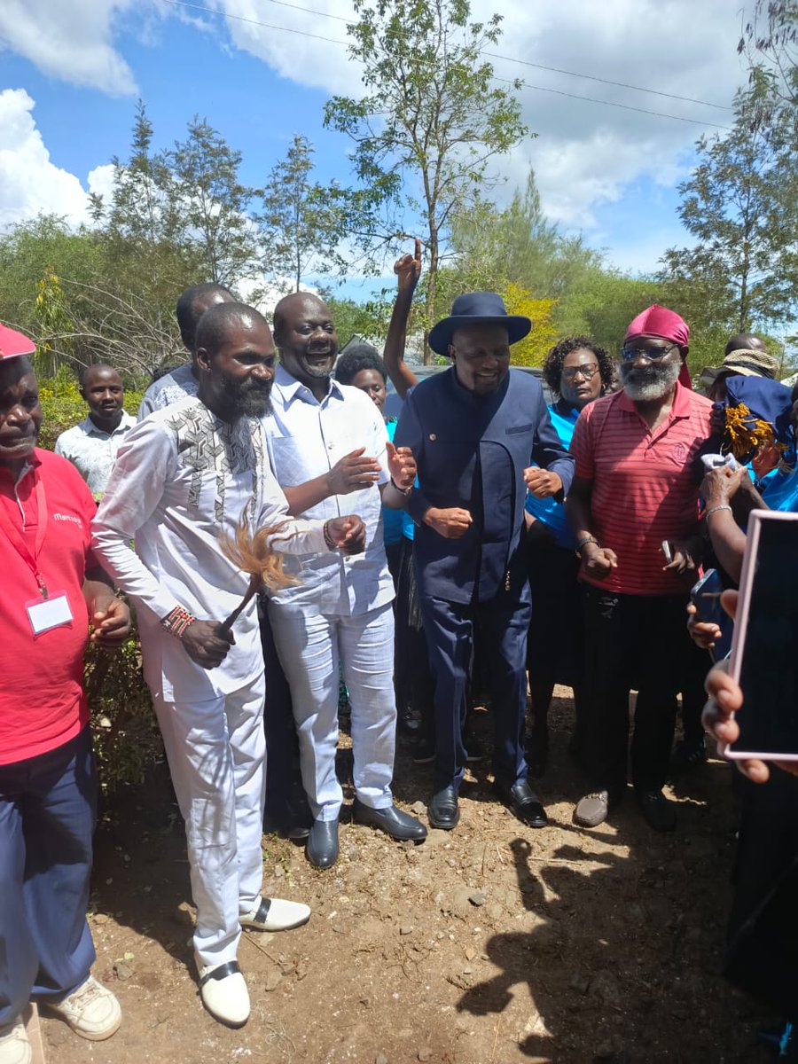 RootsPartyKe's tweet photo. Today, together with former CS Moses Kuria,  Awendo MP Walter Owino, Uriri MP, Mark Nyamita
and other leaders, I paid a visit to Uyoma, Siaya to stand with the family of Maurice Ogeta, a selfless man who served with honor as a bodyguard to Rt. Hon. Raila Amolo Odinga. https://t.co/AuUx2ra3k1
