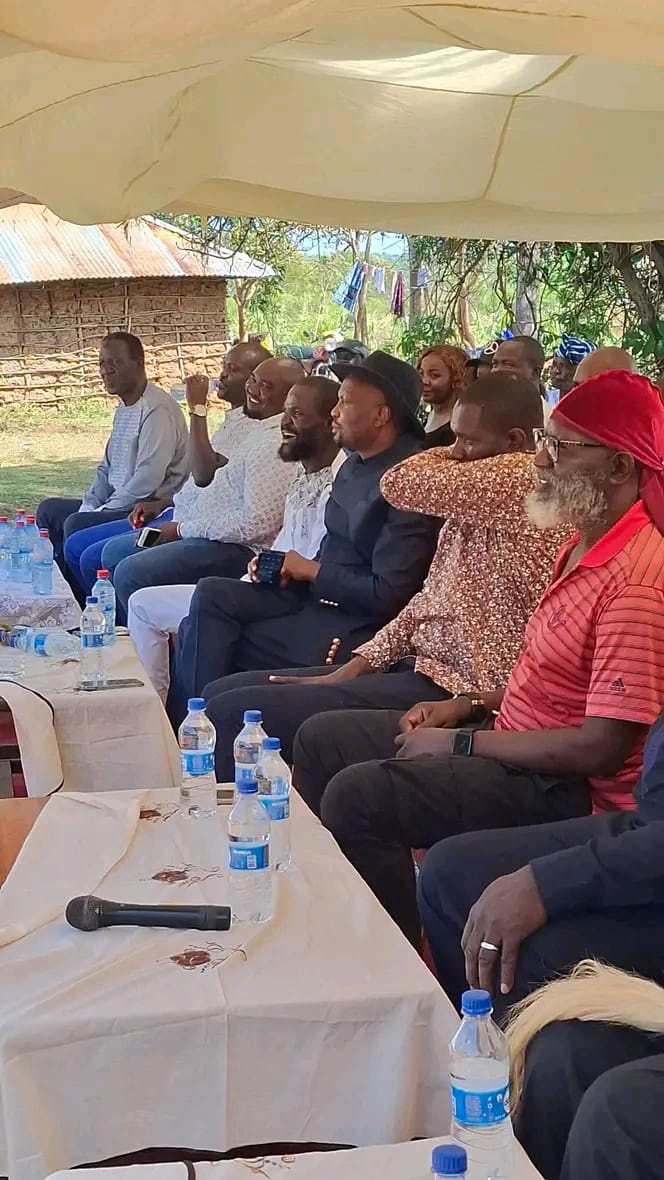 RootsPartyKe's tweet photo. Today, together with former CS Moses Kuria,  Awendo MP Walter Owino, Uriri MP, Mark Nyamita
and other leaders, I paid a visit to Uyoma, Siaya to stand with the family of Maurice Ogeta, a selfless man who served with honor as a bodyguard to Rt. Hon. Raila Amolo Odinga. https://t.co/AuUx2ra3k1