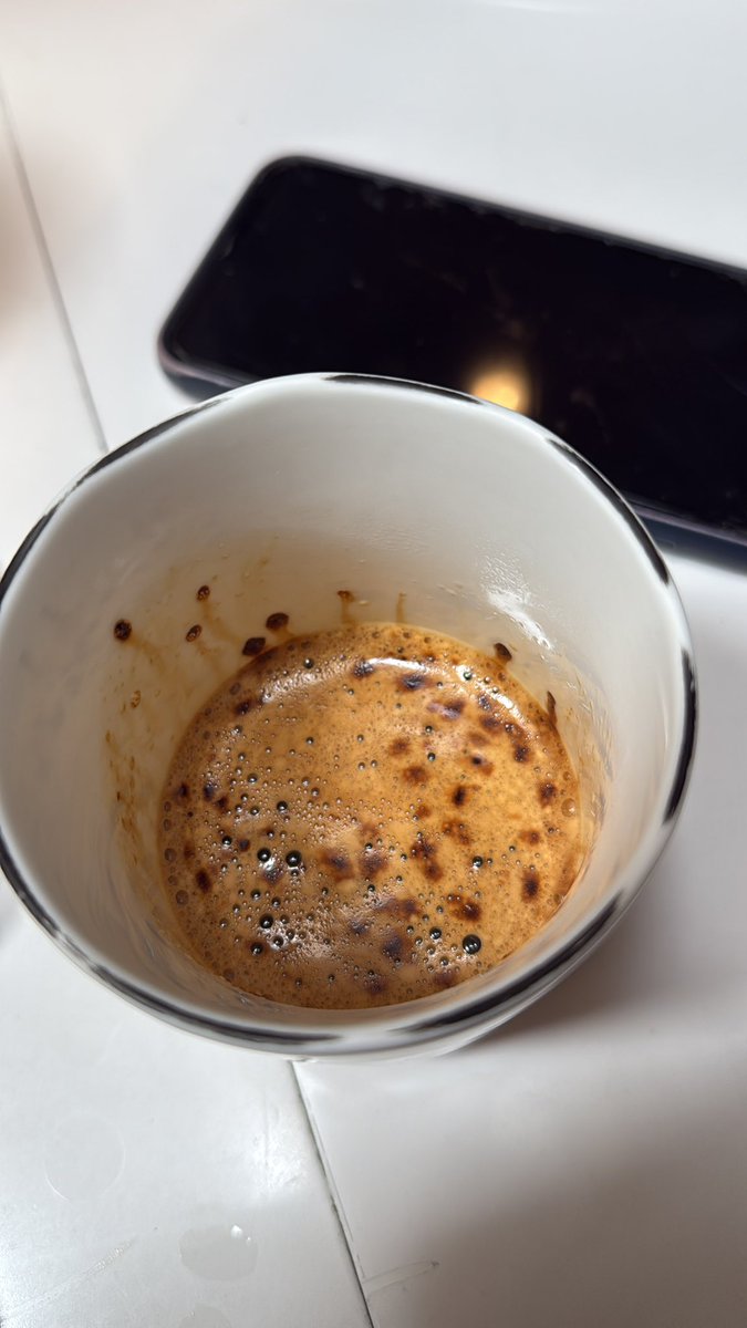 shnufalo_'s tweet photo. never knew how much caffeine was in a tablespoon of instant coffee till now that I finally decided to ask the question. 

accidentally been drinking like 600mg to a gram of caffeine every day. 

ray peat spoke about this im sure if not I’m fucked. https://t.co/Qs9sAJMoxc