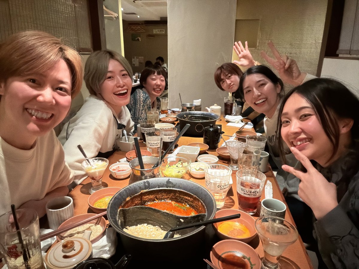 #つか版忠臣蔵2025
全公演終了‼️
ご来場ありがとうございました✨
本日は荷下ろし‼️
私たちを助けてくれた衣裳さんたちを洗いまくる日‼️
その後みんなで温野菜😍✨　
食べて飲んだ〜🎶苦しすぎる〜🤣
こういう時間も大切だぁ〜ね〜🩷
あとちょっと片付けが残ってるのでまだまだ余韻に浸りまーす🤩