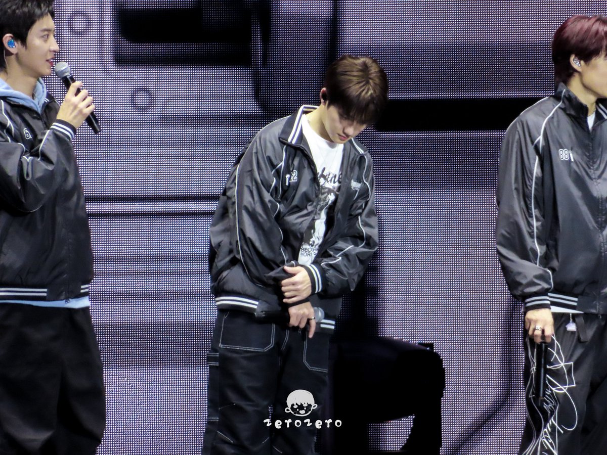 1_00zerozero's tweet image. 251214 EXO'verse  
😎
#도경수 #DOHKYUNGSOO #KYUNGSOO #디오 #DO(D.O.) #ドギョンス #都暻秀