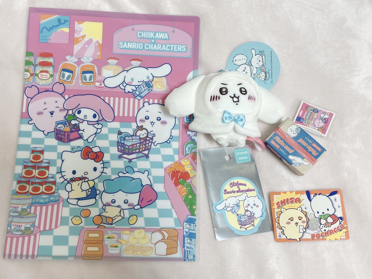 ちいかわ×サンリオコラボ戦利品🩵
念願のシナモン×ちいかわのマスコット買えたー！　とにかく可愛すぎる！欲を言えば保存用にもう一つ欲しかった！
クリアファイル、まだ売ってたらシーサーいる方買い足す予定。
大好きなシナモンとちいかわ2人のツーショット最高です🥹💘