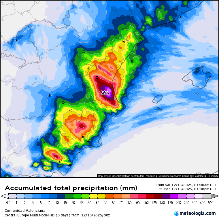 🔴 Si esta fuera la previsión y el conjunto de TODOS los modelos coincidiera en este escenario a 12 horas vista, ¿activarias el aviso rojo?

✔️ Seguramente dirás que si.

Entonces, surge la pregunta:

❓ ¿Por qué tanta crítica hacia AEMET?
❓ ¿Por qué los insultos, el descrédito