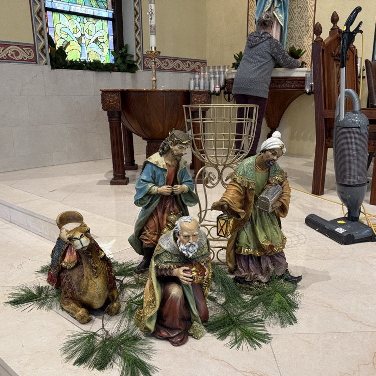 OLLPittsburg's tweet photo. Our stewardship elves are busy this morning getting our church ready to celebrate Christmas! From wreaths to candles, every detail reflects joyful hearts. Come, Lord Jesus! 🎄 https://t.co/vvzfEggr52