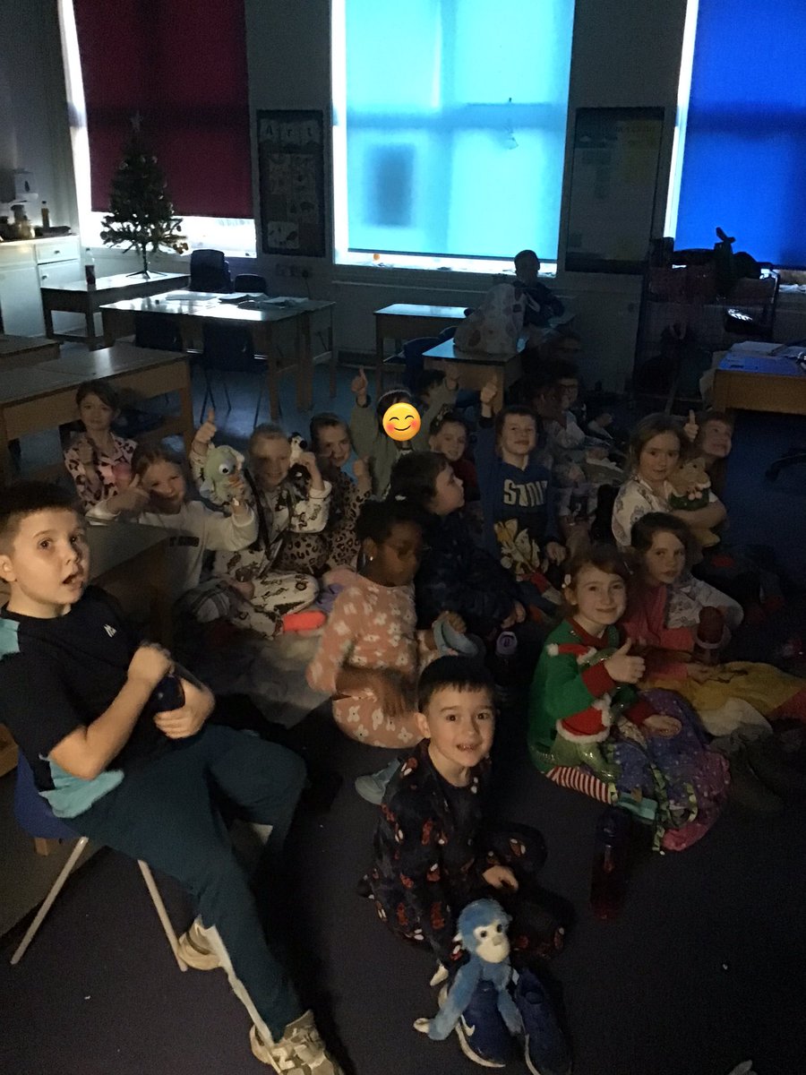 Year 3’s Christmas Movie Night last week! 🎬🍿🎄<a href="/StPPPrimary/">St Peter & St Paul Catholic Primary School</a>