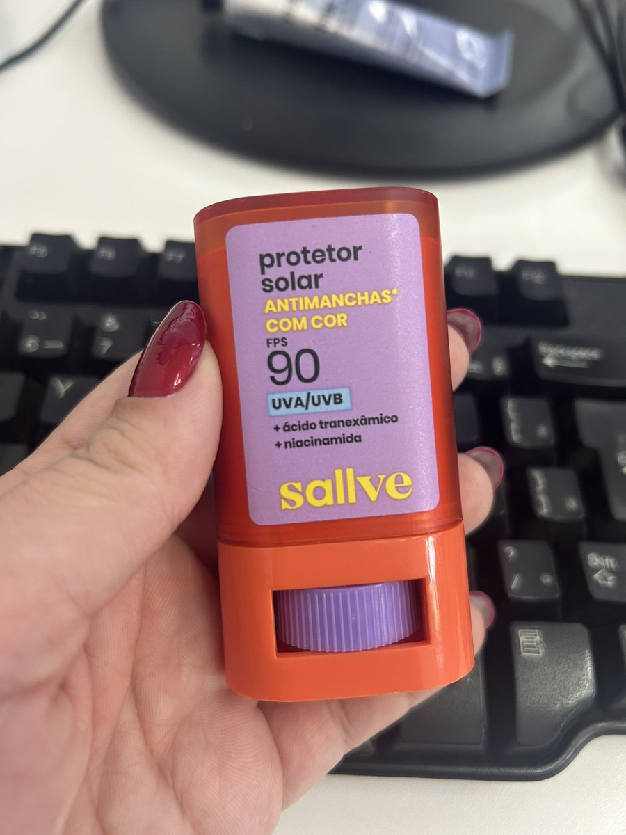 oqueonarutofar1's tweet photo. ainda fica o medo de ter acabado com a saúde da minha pele. Seguem as fotos do estrago (já 3 dias após suspensão do uso! Fiquei tão nervosa que não me atentei a tirar foto quando começou). Ajuda nós @sallve 🥲 https://t.co/56qppKclYi