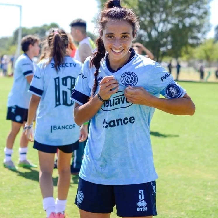 FutbolerasAR's tweet photo. En 2024, Pomu Sánchez se despedía de Belgrano con destino a Brasil, declarando que allí iba a capacitarse y sumar experiencias para, en un futuro, poder aportárselas a Belgrano.

Ayer logró el primer Campeonato de Primera División de Belgrano como DT.

Esta historia de amor.💙 https://t.co/CZHANLBXiO
