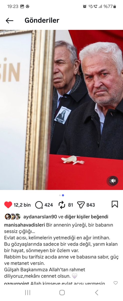 Allah kimseye evlat acısı vermesin .

Ellerinizden öperim nasıl bu kadar güzel insan yetiştirmişsiniz ?

Allah bizlere de böyle güzel insan yetiştirmeyi nasip etsin.

Bu hali gördükçe kendimi hiç tutamıyorum . Böğrüme taş oturuyor .

Allah gani gani rahmet eylesin .
Mekanı cennet