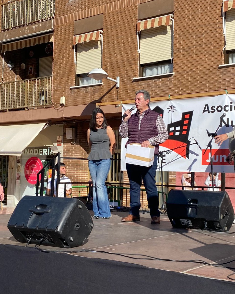 ¡Éxito total en la Zambombá Flamenca de Levante! 🎶 El sábado 13 de diciembre, la Plaza de Cuba se llenó de participación. Gracias a la AV Nuestra Señora de Belén por coorganizar esta gran Convivencia Vecinal. ¡Qué alegría! 🎉

#Zambombá #DistritoLevante #Participación