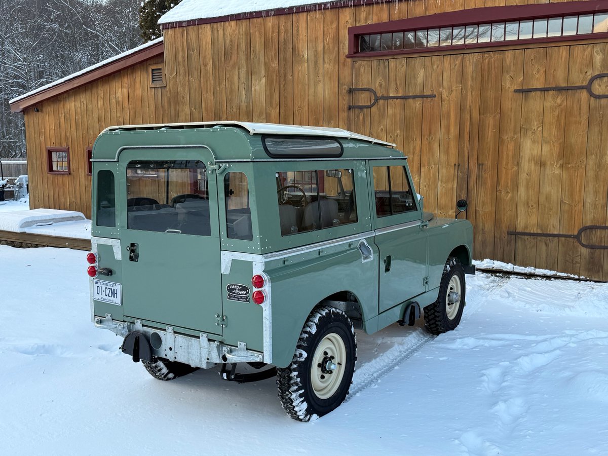 N_Am_Overland's tweet photo. 1965 Series IIA Station Wagon
#landrovers #fullrestoration #stationwagon #serieslandrover #classiccars #ᴄᴀʀᴘʜᴏᴛᴏɢʀᴀᴘʜʏ #carsofinstagram #newenglandwinter #britishcars🇬🇧 #cars https://t.co/KKXLcftQEi