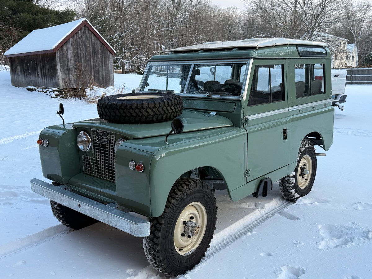 1965 Series IIA Station Wagon

#landrovers #fullrestoration #stationwagon #serieslandrover #classiccars #ᴄᴀʀᴘʜᴏᴛᴏɢʀᴀᴘʜʏ #carsofinstagram #newenglandwinter #britishcars🇬🇧 #cars