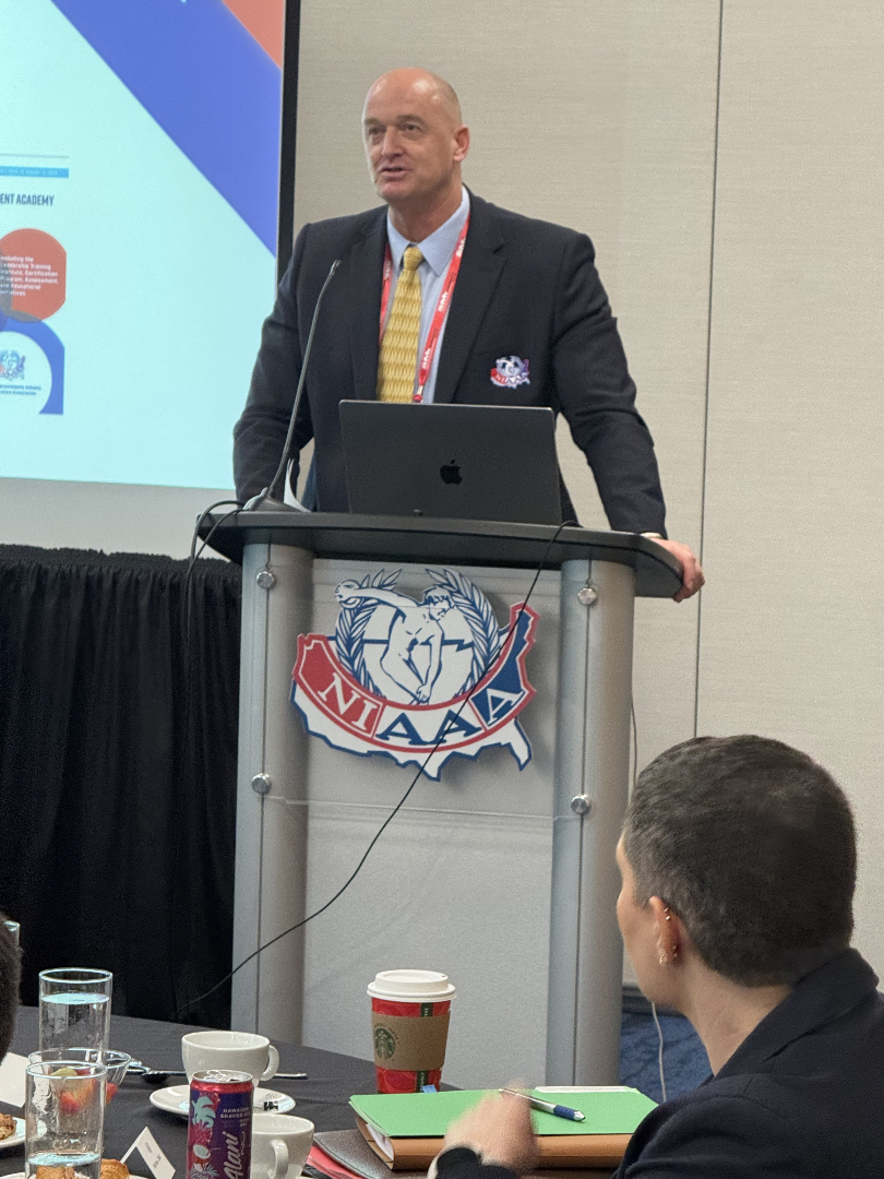 NIAAA9100's tweet photo. An extremely successful Executive Directors meeting this morning. We celebrated the progress we've made this year and laid the groundwork for how we will continue to push the envelope and support our members. Thankful for this leadership team!

#NADC56 https://t.co/21Rvh3I20e